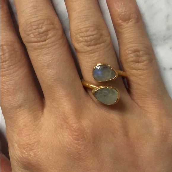 Ring - Picture 3 of 4